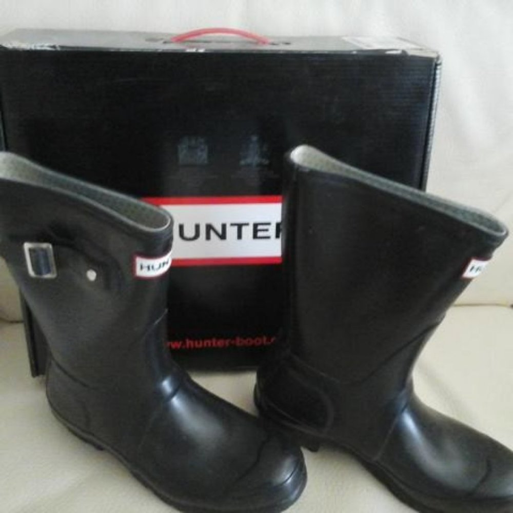 Black Hunter Mid-Length Rubber Rain Boots Size 6